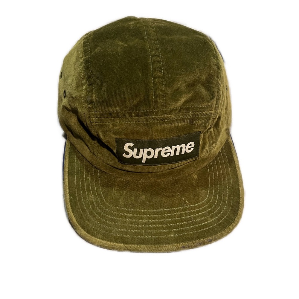 Supreme velvet cap in green
